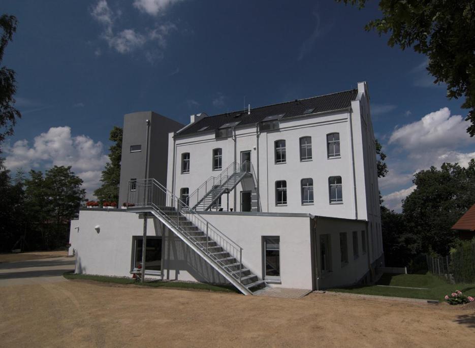 Hotel Zwischen Den Seen Waren  Exterior photo